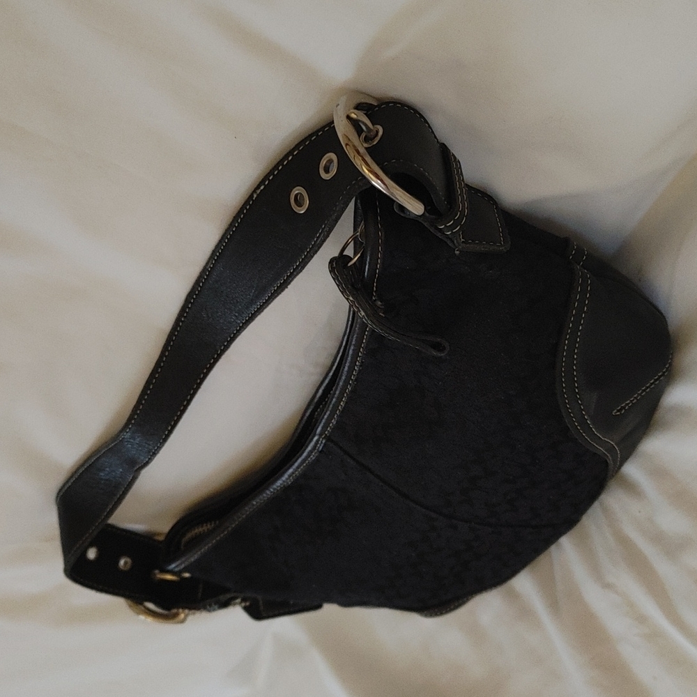 VINTAGE COACH BLACK SIGNATURE SMALL HOBO HANDBAG